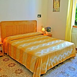Camera standard con letto queen size